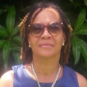 Meet your Posher, Mona